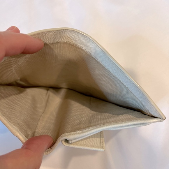 EUC Prada Saffiano Print Lipstick Print Bi-Fold Wallet White Dis - Picture 7 of 9